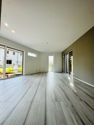 藤沢市稲荷　新築戸建ての居間・リビング