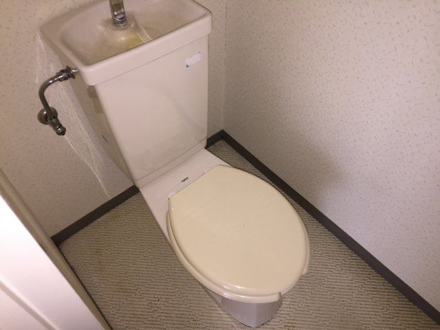 クラウンマンション曳舟のトイレ