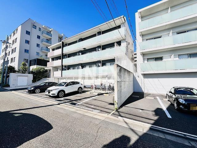 藤沢市湘南台４丁目の賃貸マンションのエントランス