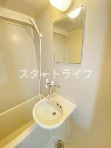 大阪市東淀川区上新庄１丁目の賃貸マンションの洗面所
