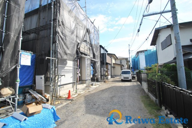 新築戸建　茅ヶ崎市共恵1丁目の前面道路含む現地写真