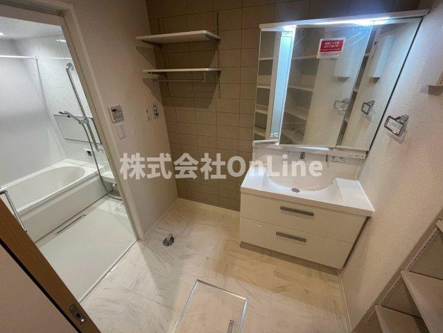 八尾市渋川町４丁目のアパートの洗面所