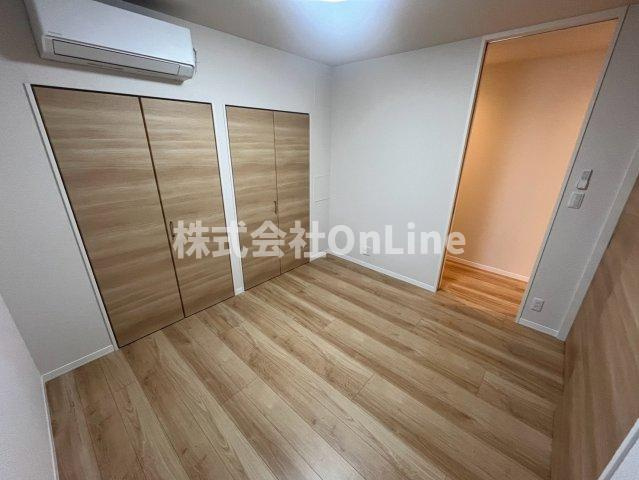 八尾市渋川町４丁目のアパートの洋室