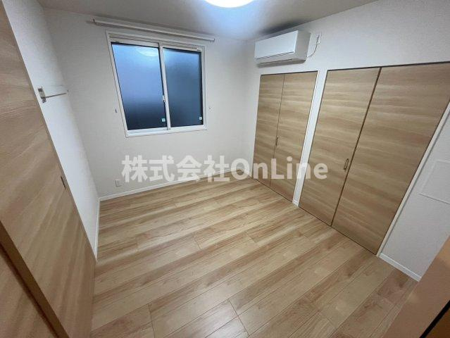 八尾市渋川町４丁目のアパートの洋室