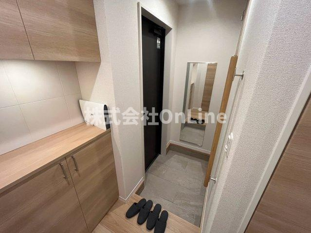 八尾市渋川町４丁目のアパートの玄関