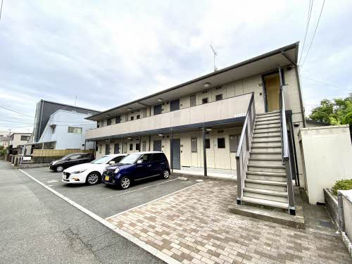 プレジオ中央の駐車場