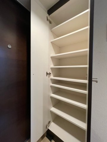 グラントゥルース氷川台の収納