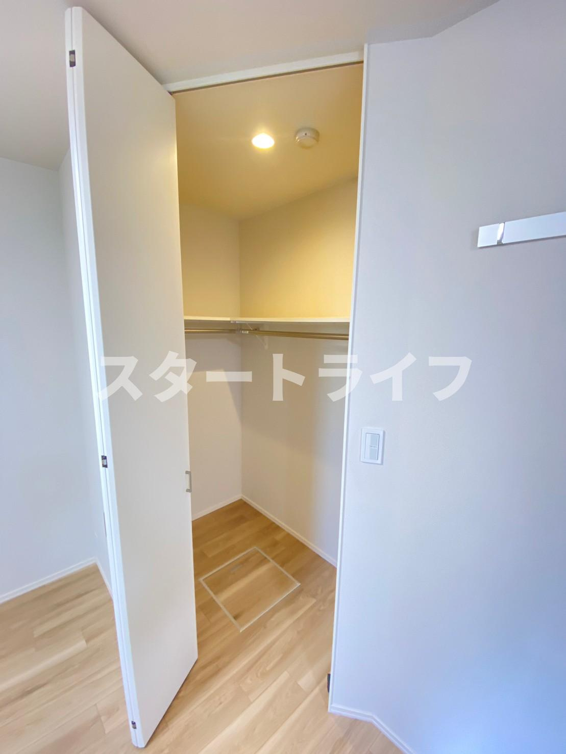 大阪市東淀川区淡路５丁目の賃貸マンションの収納