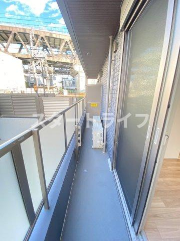 大阪市東淀川区淡路５丁目の賃貸マンションのバルコニー