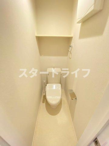大阪市東淀川区淡路５丁目の賃貸マンションのトイレ