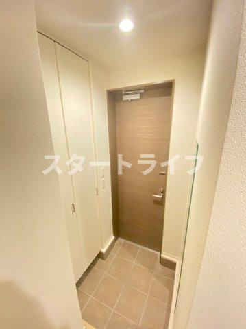大阪市東淀川区淡路５丁目の賃貸マンションの玄関