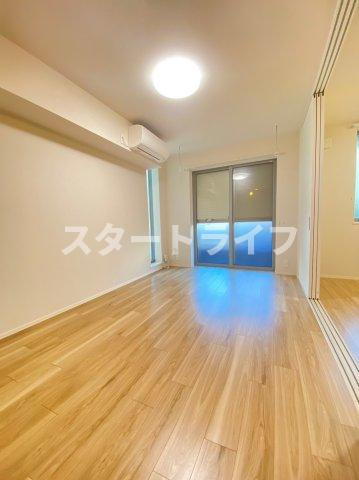 大阪市東淀川区淡路５丁目の賃貸マンションの居間・リビング