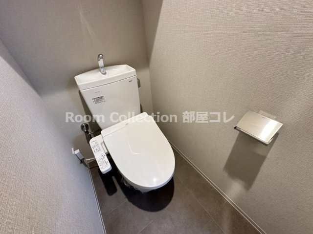 アーバンパーク日吉(旧ロイジェント日吉Ⅱ)のトイレ|※同物件他部屋写真
反転、色違いの場合有
現況優先