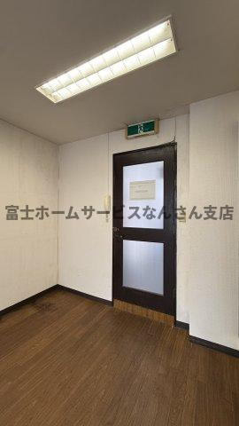 豊栄ビルの玄関