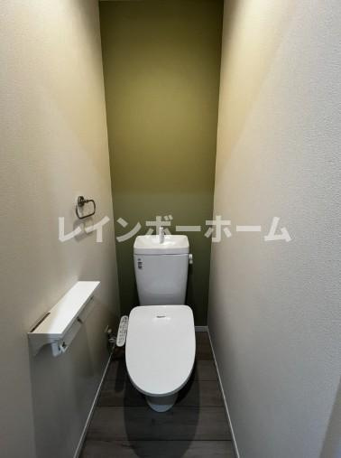 ワンフラッグ高柳のトイレ|落ち着いた色調のトイレです