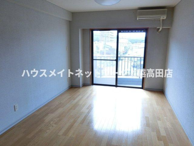 ピアハイム高田の洋室|洋室9.5帖