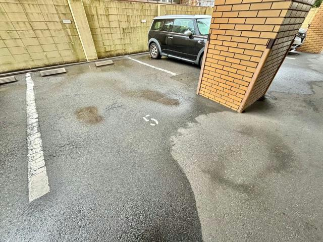 サンハイツ白鷺の駐車場