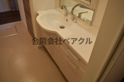【洗面所】 | CHAINON城南 | 明るい洗面所です