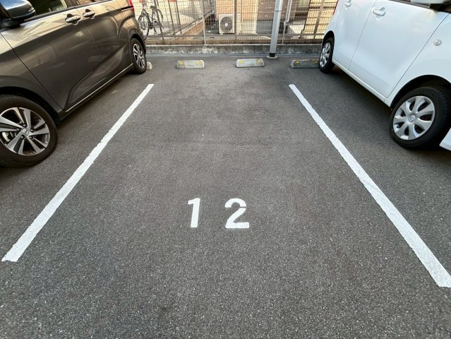 エスペーロ新在家の駐車場