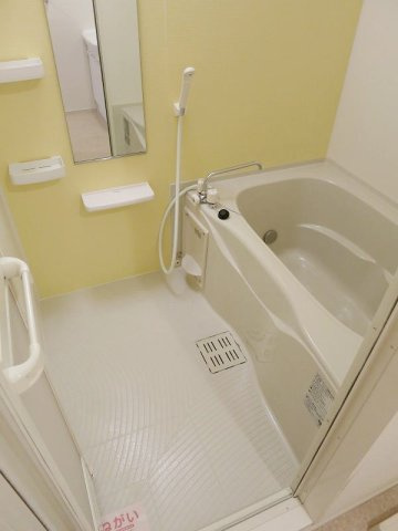 ベルソレイユＡの浴室|コンパクトで使いやすいお風呂です