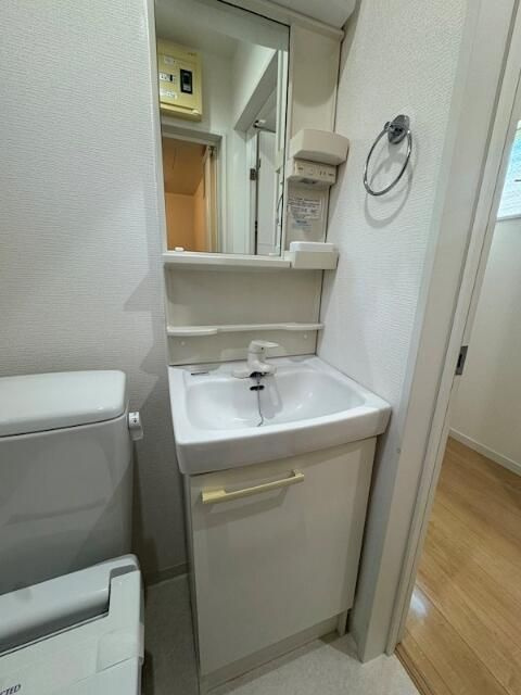 横浜市戸塚区矢部町のアパートの洗面所