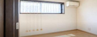 【寝室】 | 吹田市千里山竹園２丁目中古戸建 | 現在ご返済中のカーローン・カードローン・教育ローンなどを住宅ローンに一本化したり、家具家電購入費用・引越し費用を住宅ローンと組み合わせるなど、お客さまにメリットの多い住宅ローンのご提案が可能です。
