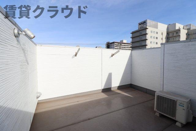 フォンティーナ本千葉のバルコニー|なんと！ルーフバルコニーがあるお部屋！！！