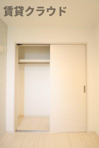 フォンティーナ本千葉の収納|お洋服がかけられるハンガーラック付きです♪