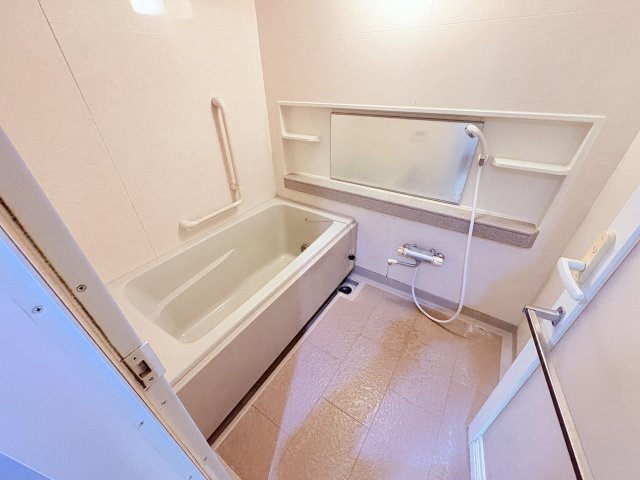 中古マンション  シャリエ三島松が丘の浴室