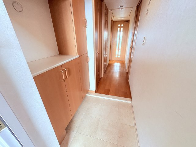 中古マンション  シャリエ三島松が丘の玄関
