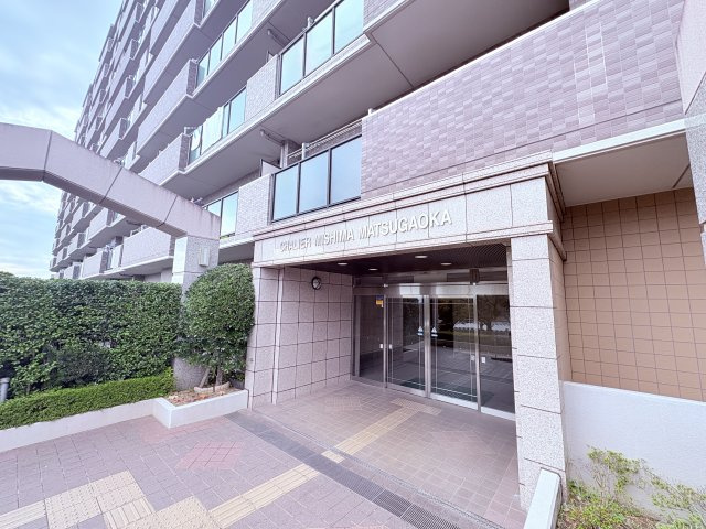 中古マンション  シャリエ三島松が丘のエントランス
