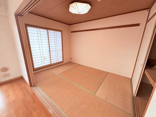 中古マンション  シャリエ三島松が丘の和室