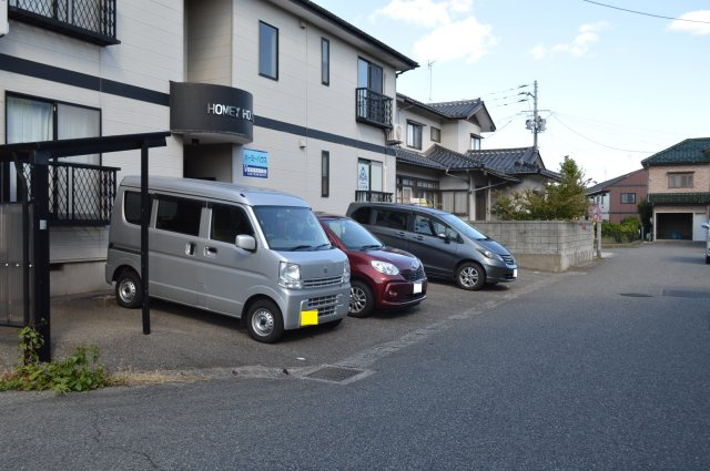 ホーミーハウスの駐車場