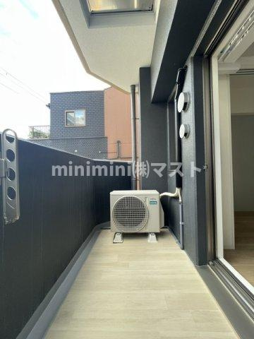 セレニテ谷町六丁目アリエのバルコニー