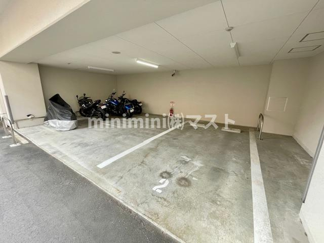 プリムール新深江の駐車場