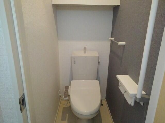 愛甲郡愛川町中津のアパートのトイレ