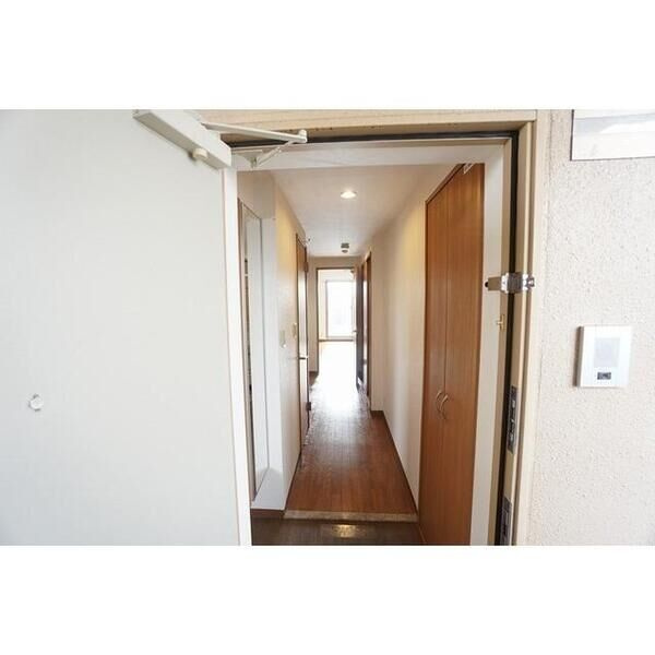 SK RESIDENCESなんば桜川WESTの玄関