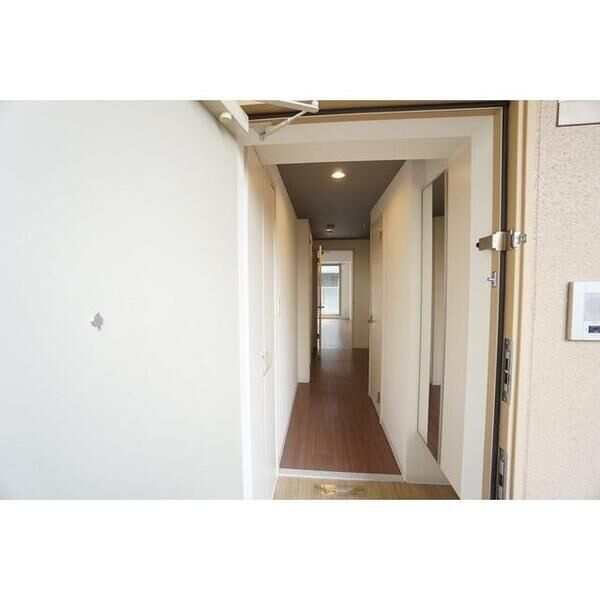 SK RESIDENCESなんば桜川WESTの玄関
