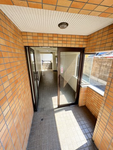 守屋ハイツのエントランス
