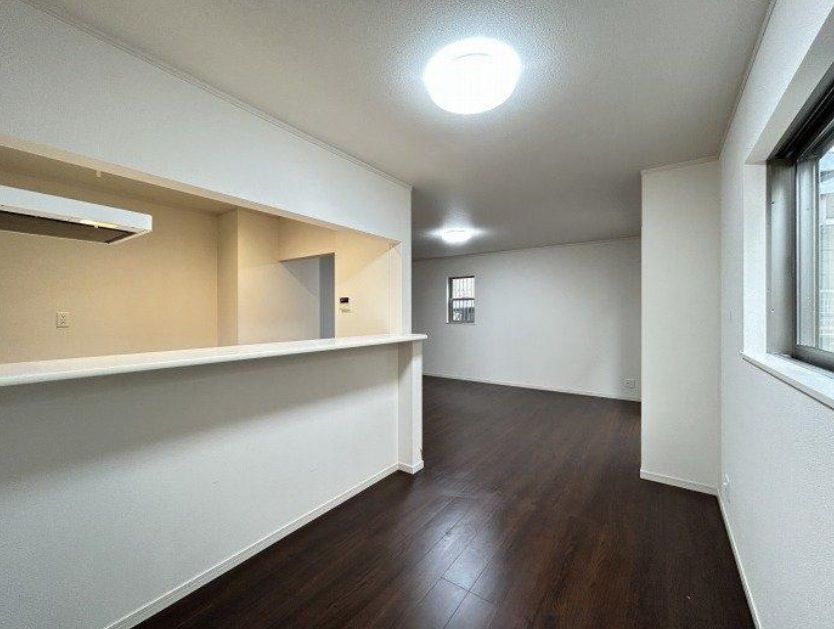 本多聞２丁目　中古戸建の居間・リビング