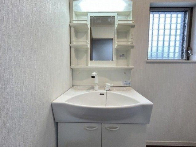 本多聞２丁目　中古戸建の独立洗面台