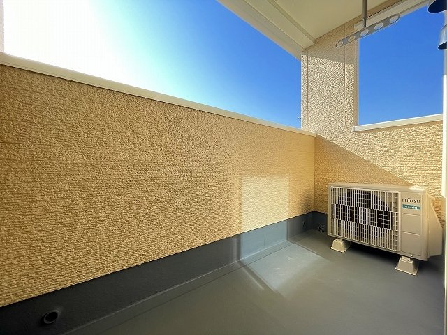 グレース　ライト　ジョイのバルコニー|外からの目が気にならないバルコニーで洗濯物が干せます