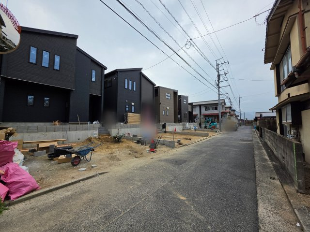 戸坂くるめ木二丁目の前面道路含む現地写真|前面道路は交通量が少なく駐車楽々です