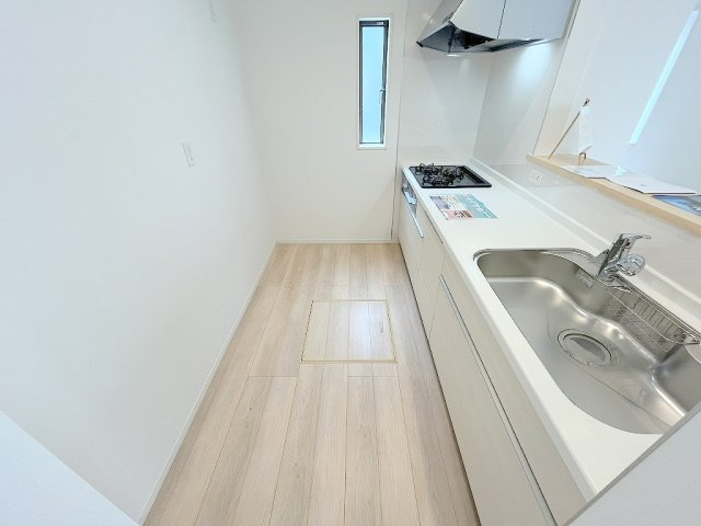 三郷市戸ケ崎　新築戸建　全2棟　1号棟のキッチン|同施工会社の参考写真になります。