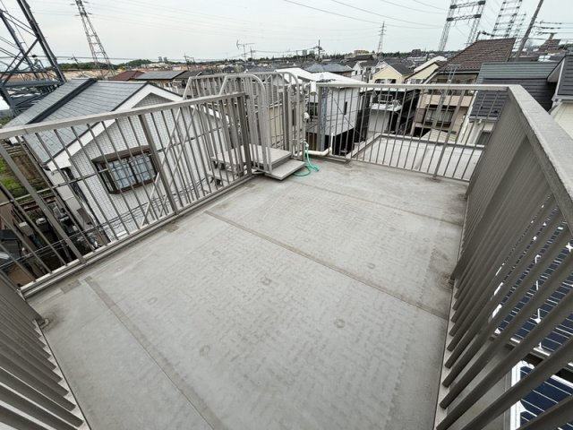 朝日町貸家のバルコニー