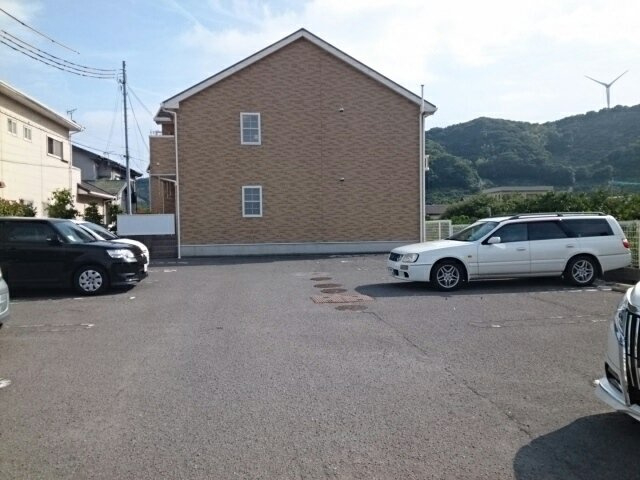 【駐車場】 | ウィン・ウィンＢ | 駐車場に車を止められます