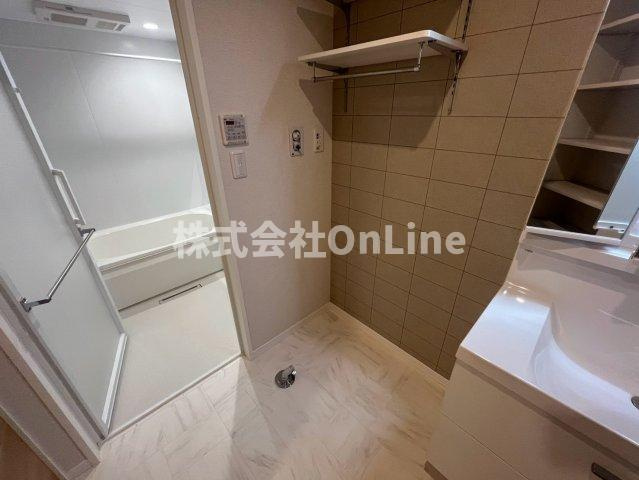 八尾市渋川町４丁目のアパートの洗面所