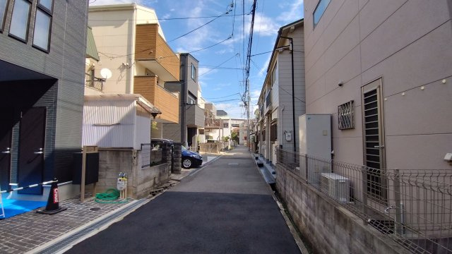 尼崎市瓦宮　新築戸建の前面道路含む現地写真