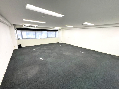 ＥＰＯ ＳＨＩＮＯＳＡＫＡ ＢＵＩＬＤＩＮＧの内装