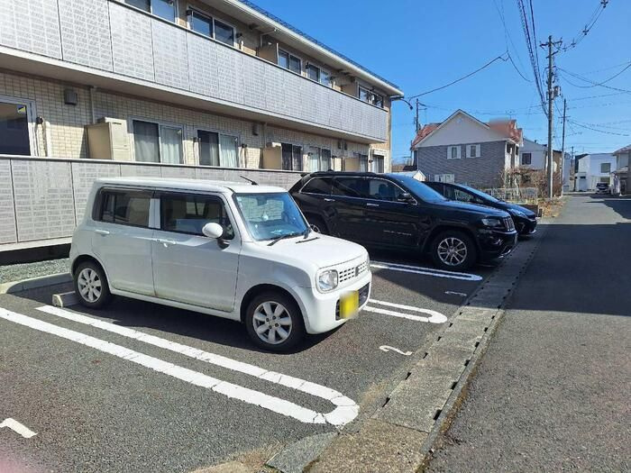 リジエール西仙北の駐車場